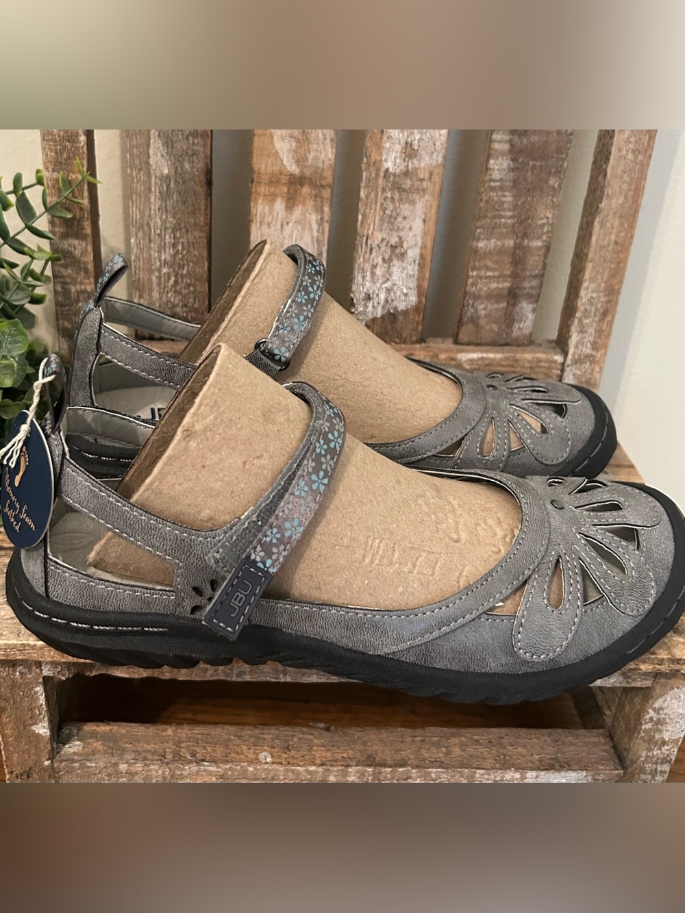 JBU Jambu Wildflower Flats, Encore Mary Jane Hook Loop Closure, Gray, Sz 6.5 NWT